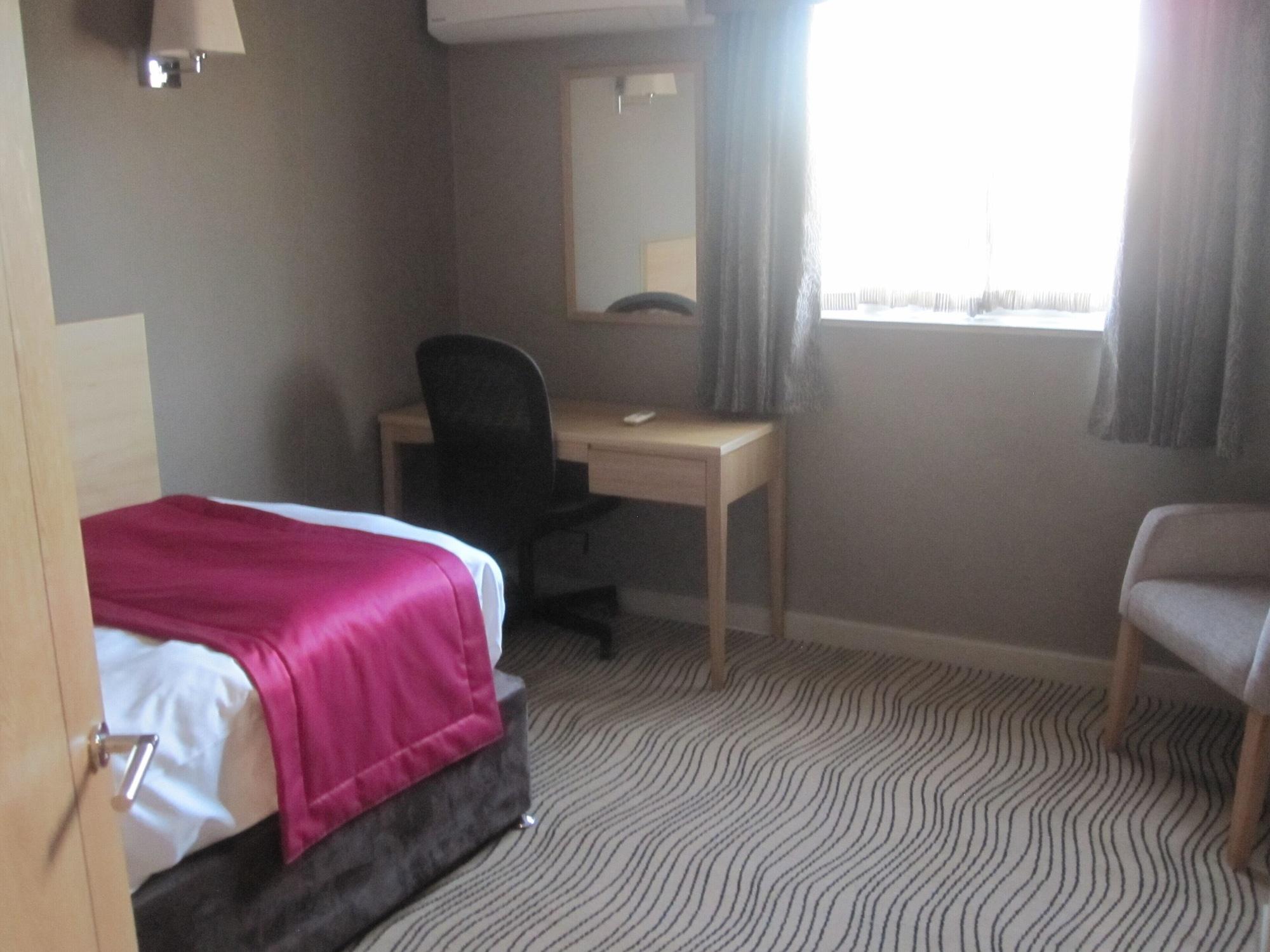 ניומרקט Best Western Heath Court Hotel מראה חיצוני תמונה