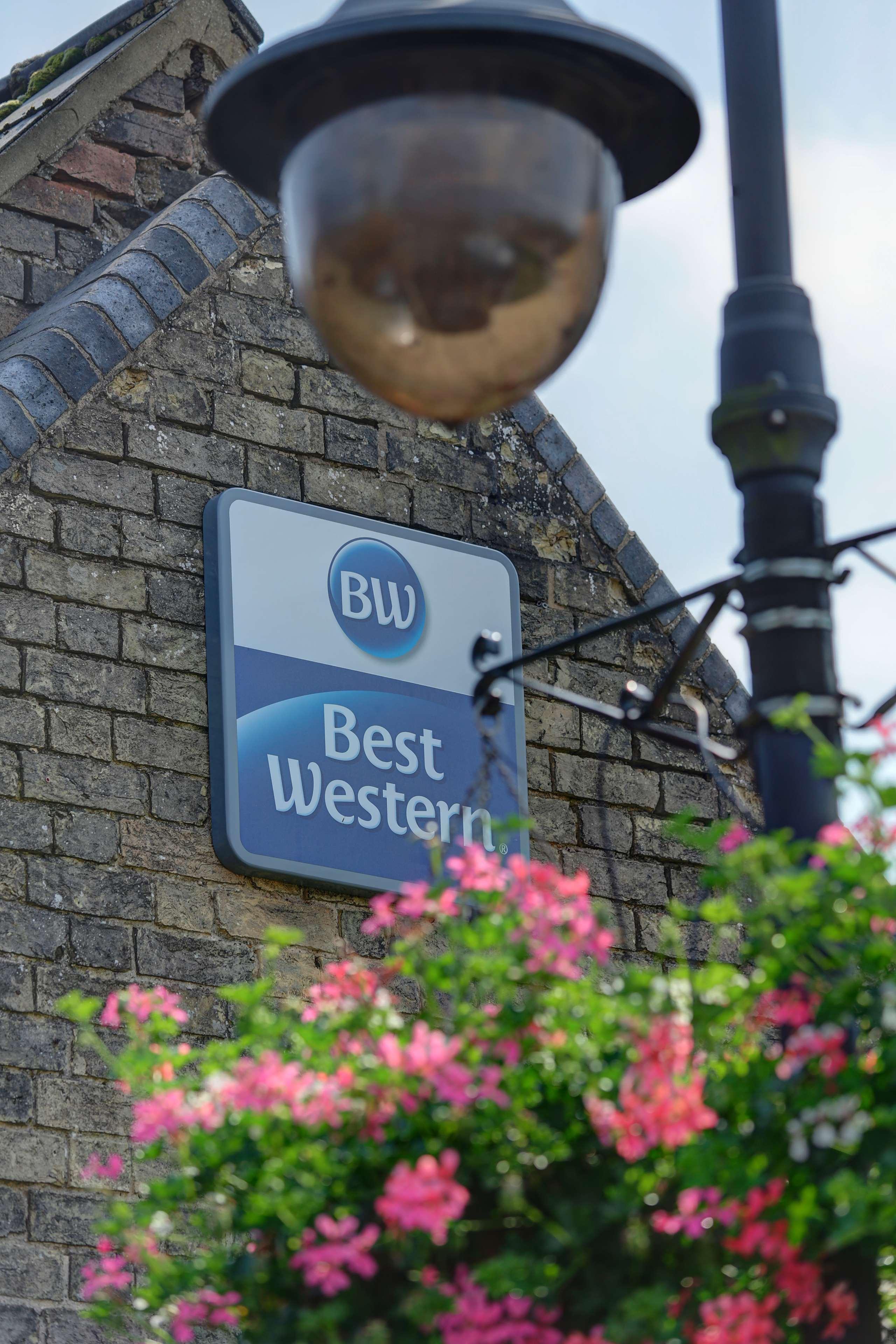 ניומרקט Best Western Heath Court Hotel מראה חיצוני תמונה