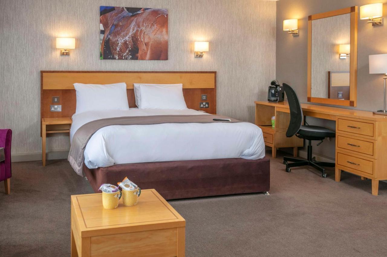 ניומרקט Best Western Heath Court Hotel מראה חיצוני תמונה