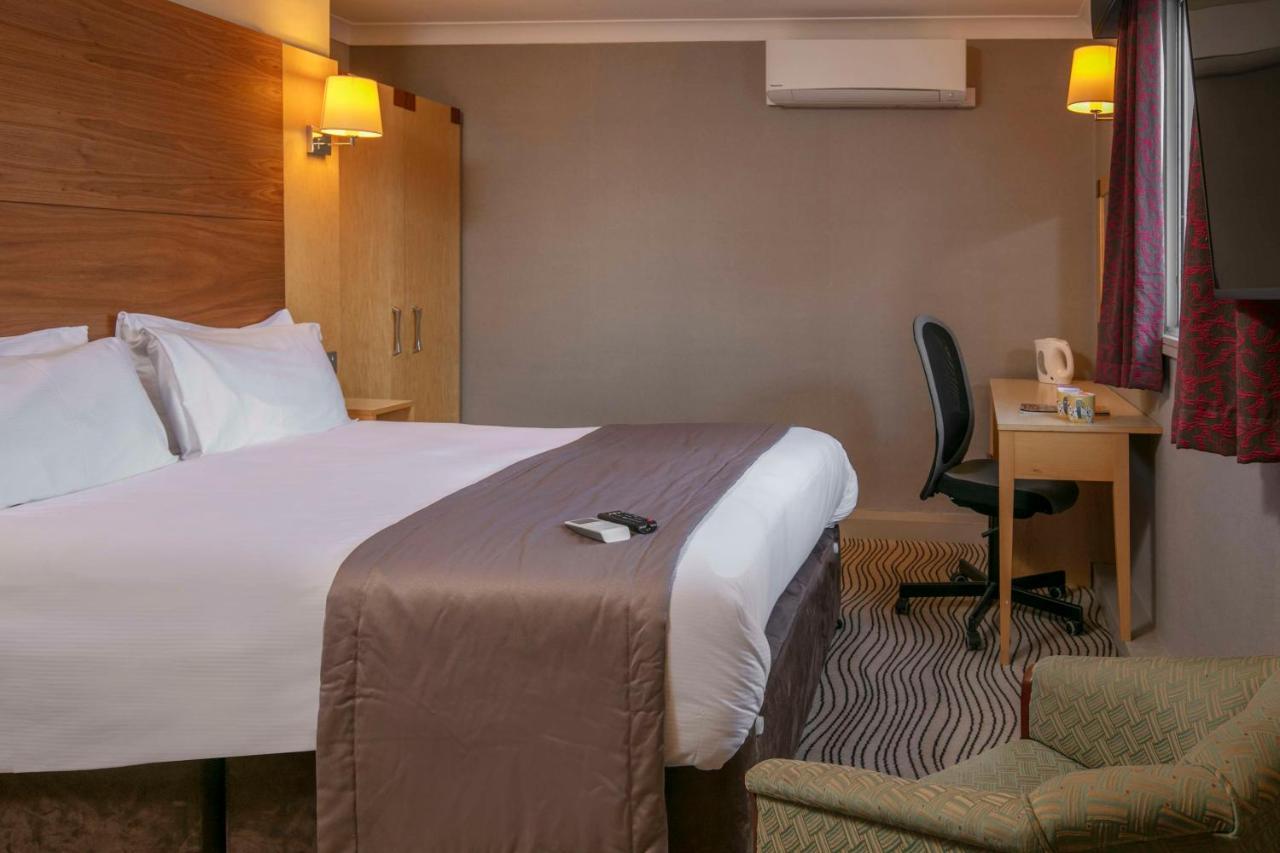 ניומרקט Best Western Heath Court Hotel מראה חיצוני תמונה