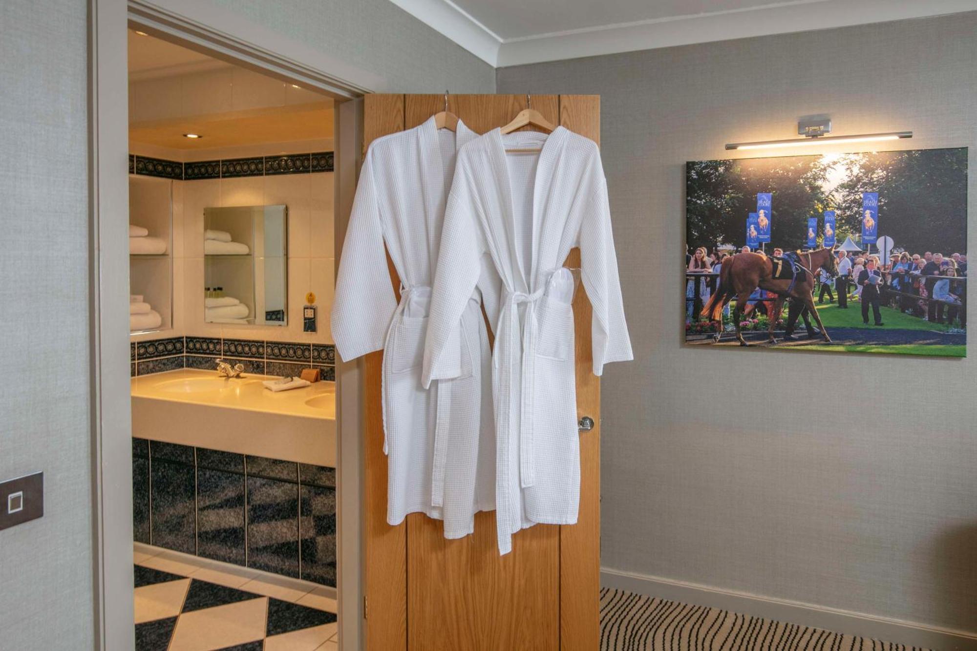 ניומרקט Best Western Heath Court Hotel מראה חיצוני תמונה