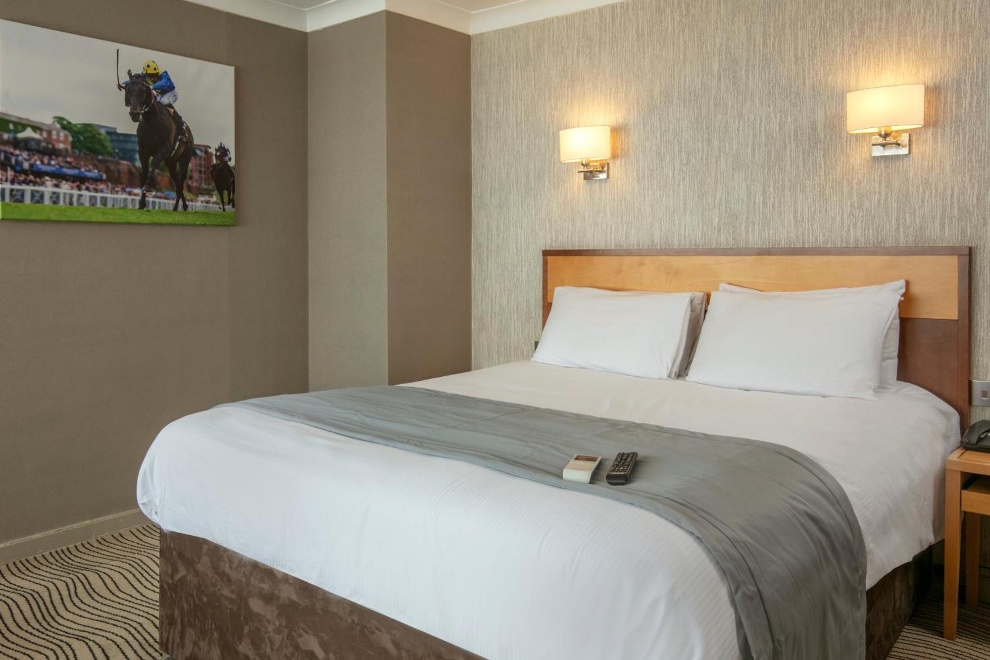 ניומרקט Best Western Heath Court Hotel מראה חיצוני תמונה