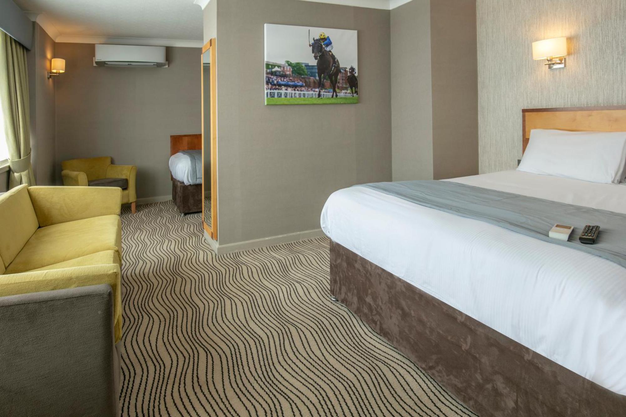 ניומרקט Best Western Heath Court Hotel מראה חיצוני תמונה